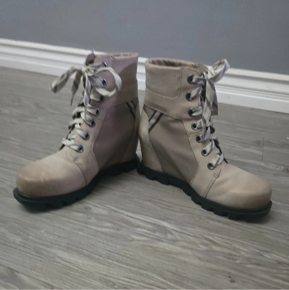 Sorel Women's Joan of Arctic Wedge III Lexie Bootie 8.5